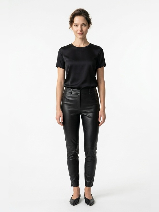 Zara Pants - ✌️4 for $20✌️ Zara high waisted vegan leather cigarette pants